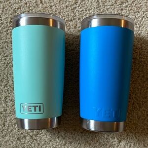 Set of two Yeti tumblers 20 oz